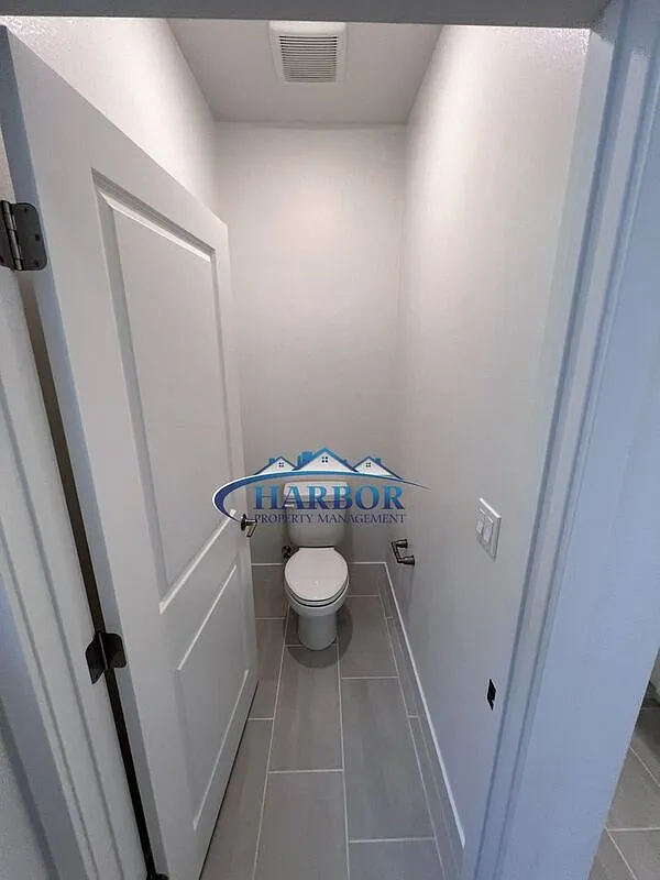 3 bed, 2.5 bath, $4,300 — Photo 3