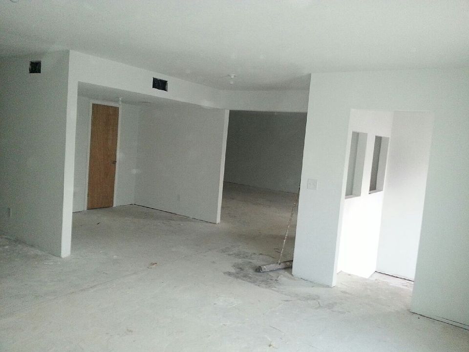 2nd image of 1102 39th St