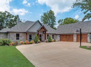 25 Carson Rd, Mabank, TX 75156