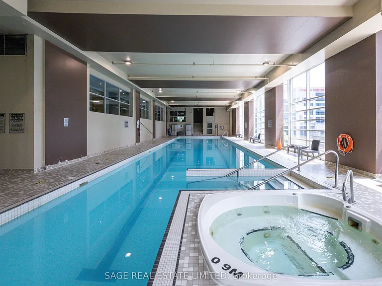 373 Front St W #208 — Photo 37