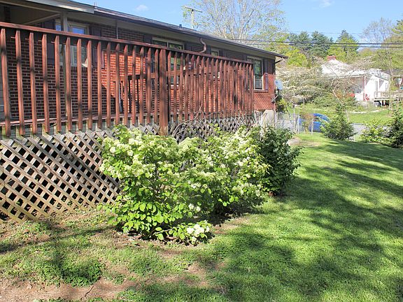 2nd image of 1312 Crestview Dr