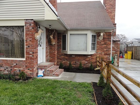 5th image of 19 Cedar Dr