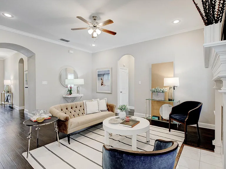 2700 Gladstone Dr — Photo 14