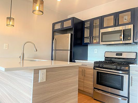 1st image of 431 Bainbridge St #4F