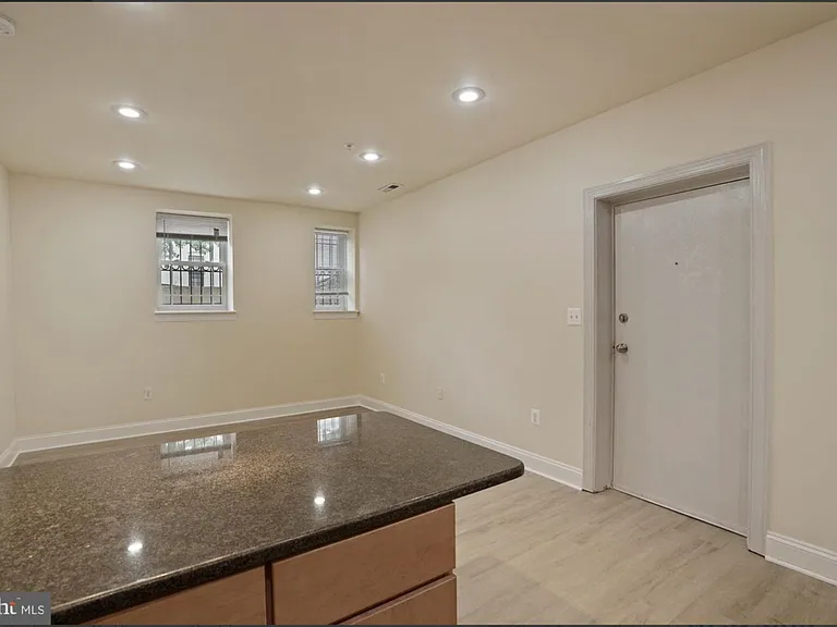 660 Morton Pl NE #2 — Photo 3