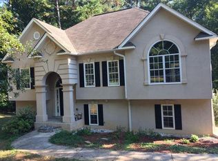 220 Brookclear Ln, Fayetteville, GA 30215