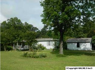 410 S Mountain Dr, Trinity, AL 35673