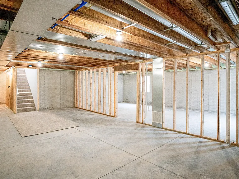 4315 Dawn St — Photo 12