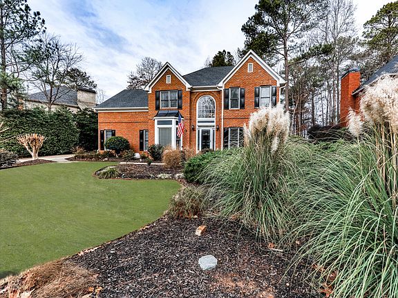 4th image of 189 Colonial Dr
