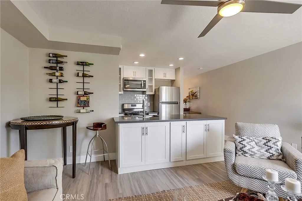 1 bed, 550 sqft, $3,100 — Photo 3