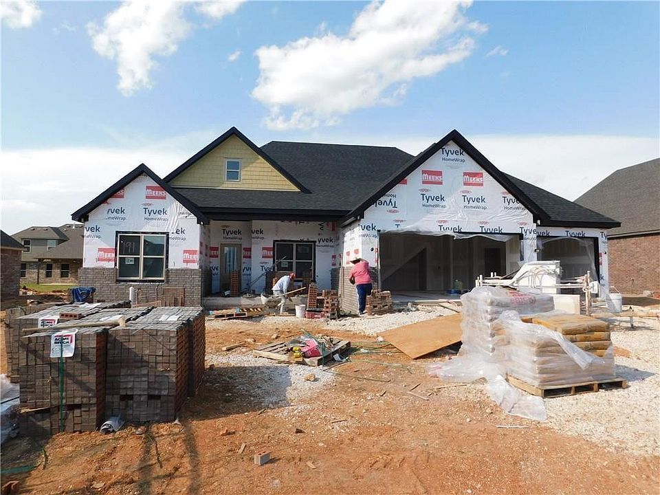 1st image of 360 Tartaglia Ave