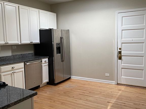 3rd image of 1322 Greenleaf St #2