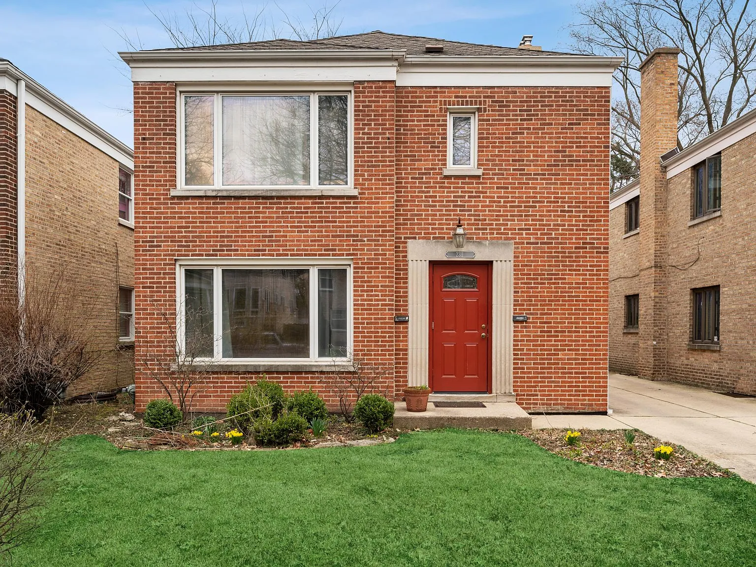 2 bed, 1000 sqft, $2,100 — Photo 1