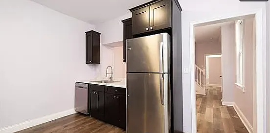 400 Calvin Ave — Photo 2