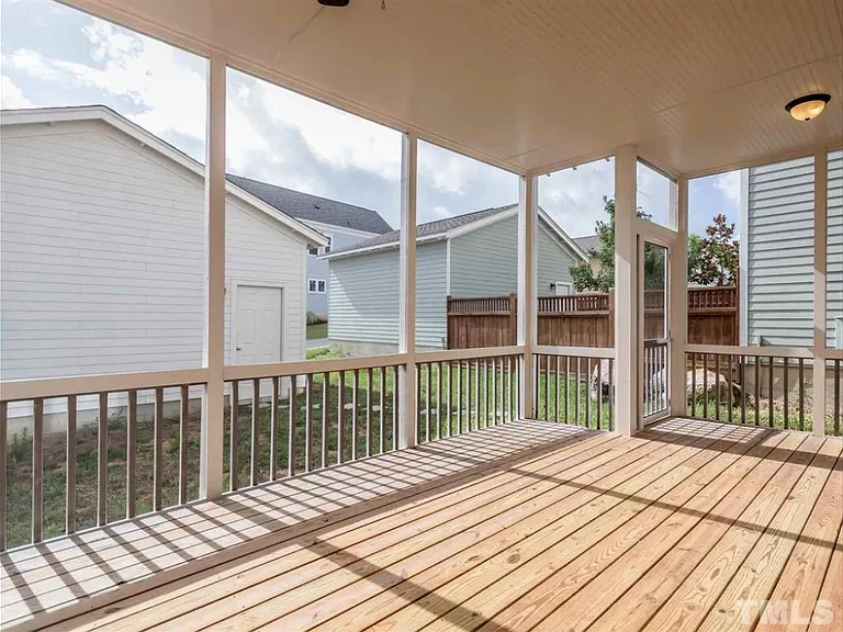 557 Serenity Hill Cir — Photo 8