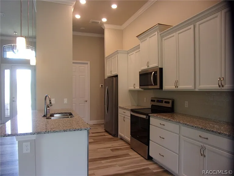 248 E Cumberland Ct — Photo 8