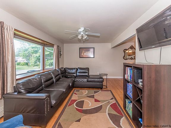 3rd image of 6 Highland Ave