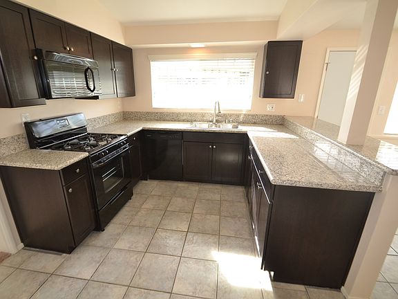 5th image of 15044 Bahama St