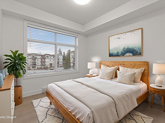 4th image of 46289 Yale Rd #319