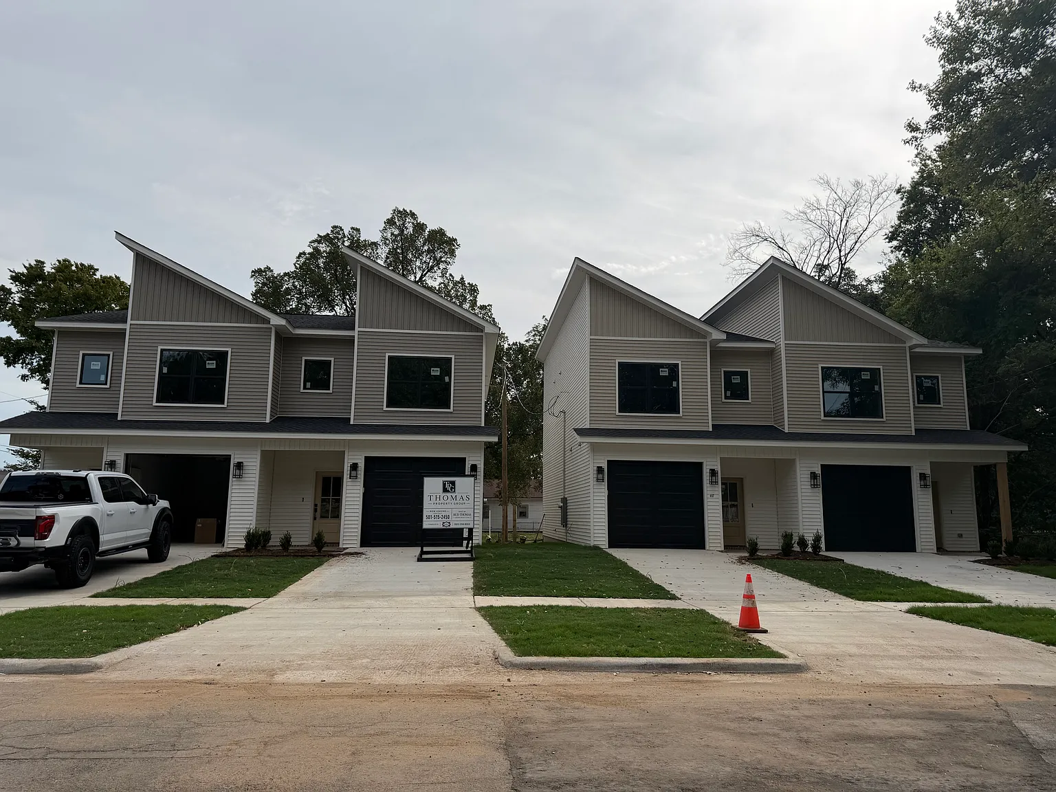 2 bed, 2.5 bath, 1340 sqft, $1,900 — Photo 1