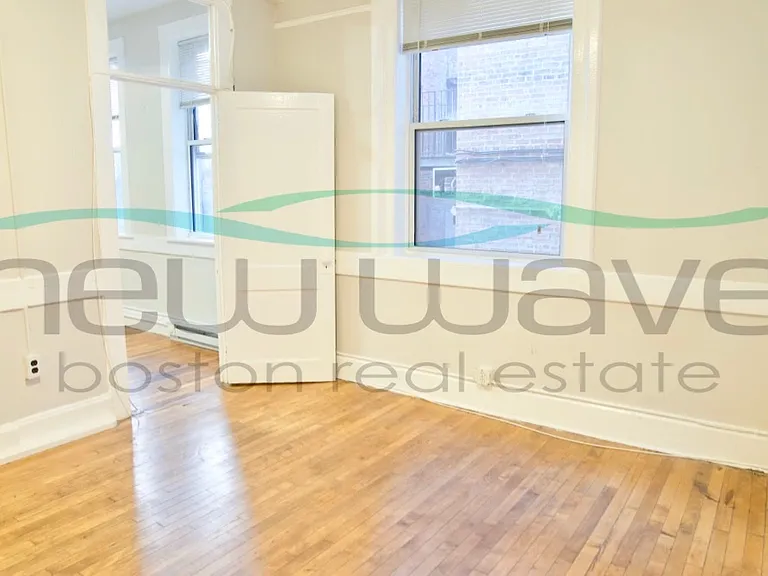 161 Endicott St #1R — Photo 5