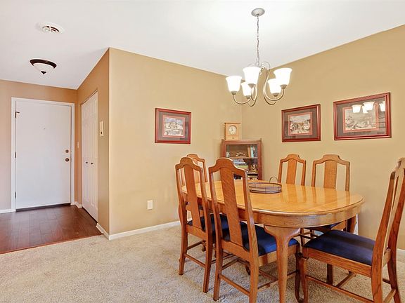 5th image of 931 W Glen Park Ave APT 206