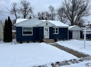 17 W 32nd St, Holland, MI 49423