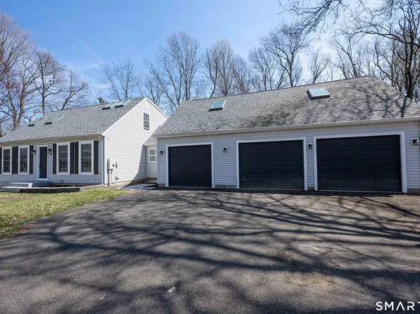 82 Heather Heights, Meriden, CT 06450