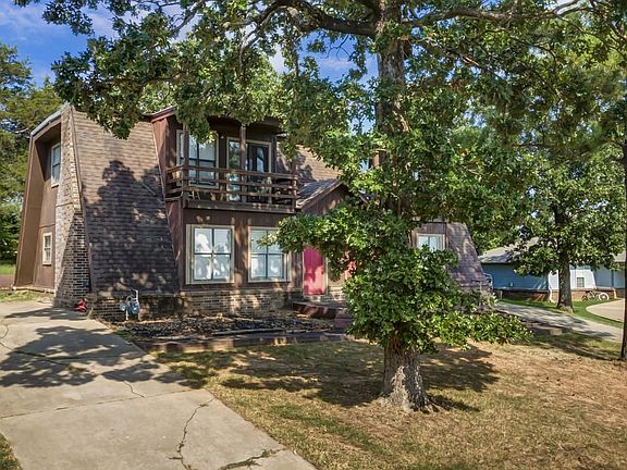 3rd image of 103 Myra Ln