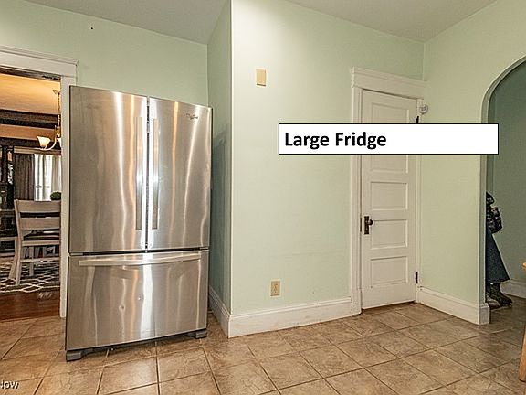 2nd image of 1485 E 106th St #2