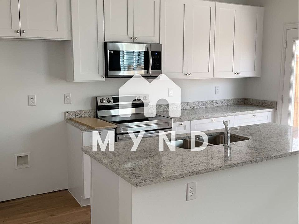 2nd image of 1201 Boxwood Dr