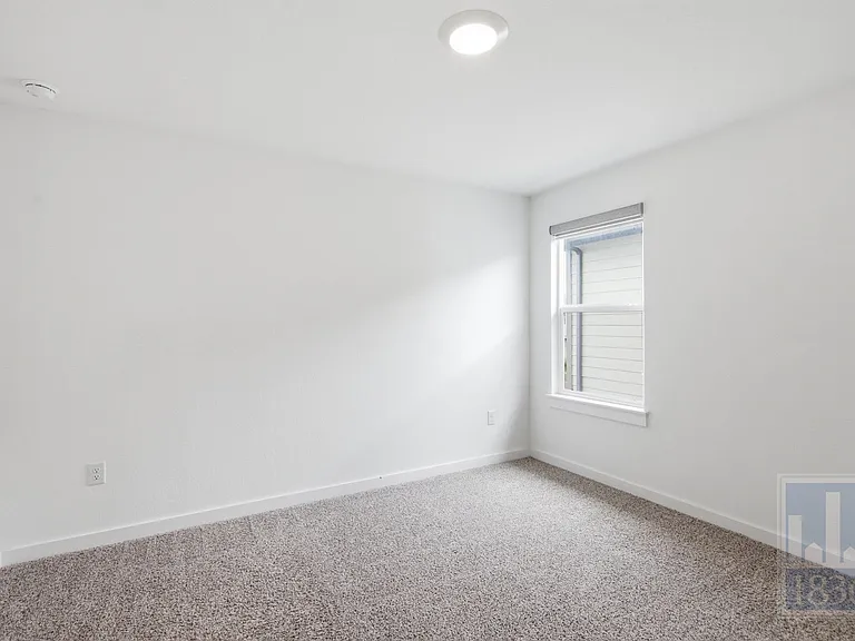 10925 Tildon Ave — Photo 18