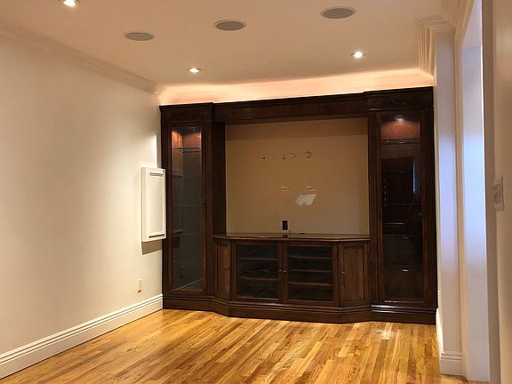 5th image of 7 Clubhouse Ct