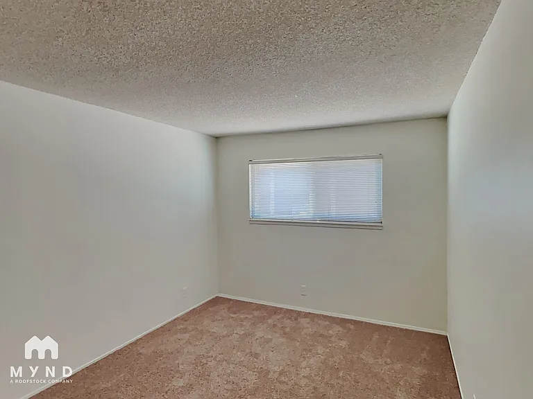 870 Burbank Dr #5 — Photo 10