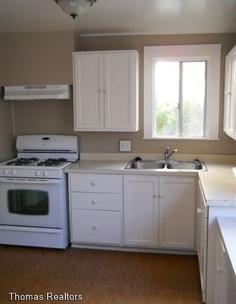 3rd image of 4049 Brant St