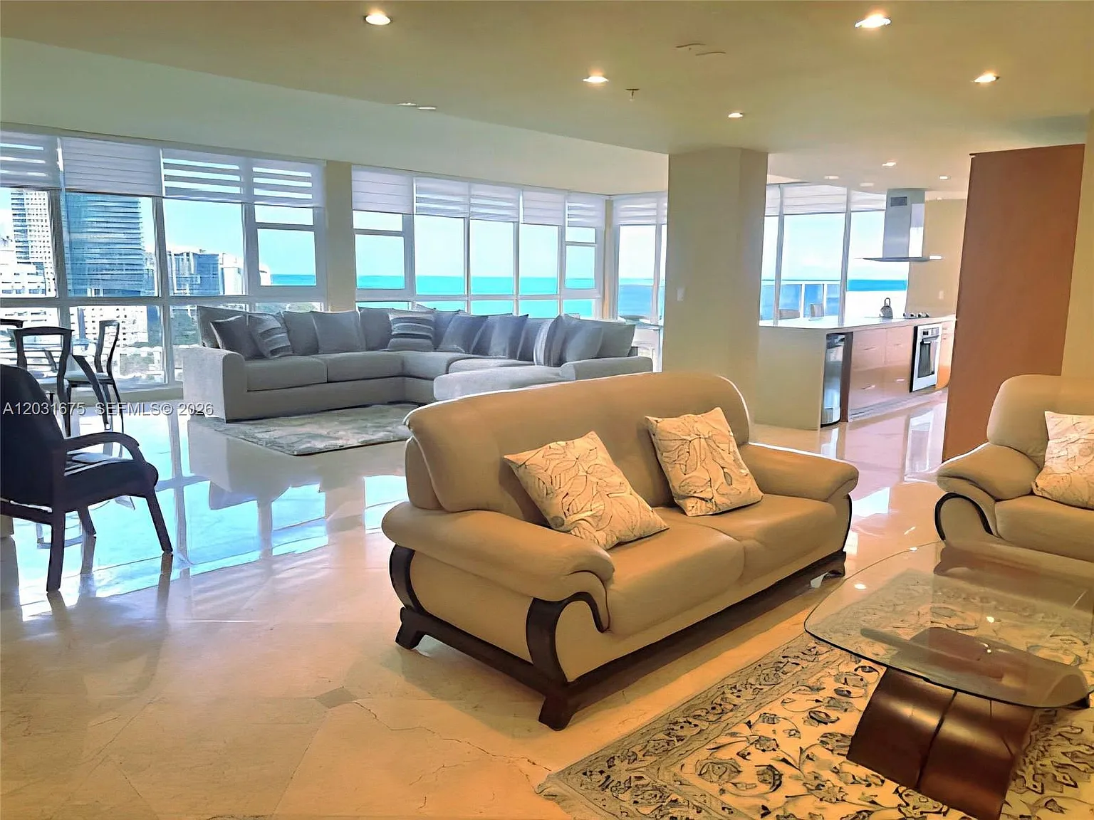 The Decoplage Condo — Photo 4