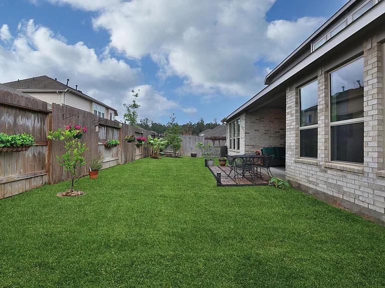 18323 Tiger Flowers Dr — Photo 42
