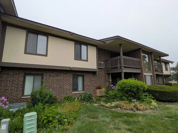 596 Somerset Ln APT 7, Crystal Lake, IL 60014