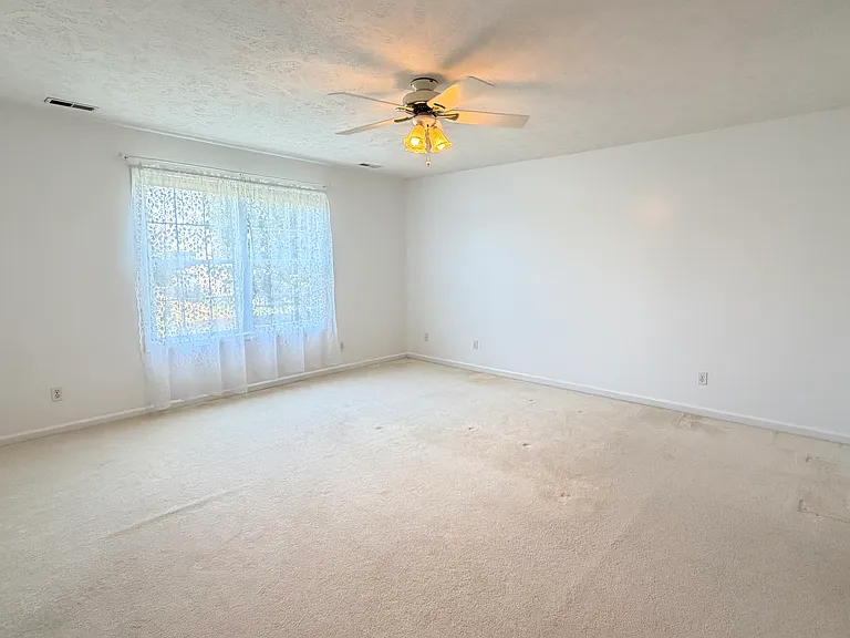 611 Buttercup Dr — Photo 10