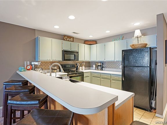 4th image of 4897 Bridgepointe Dr Unit 442
