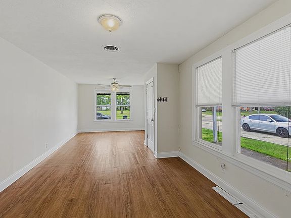 2nd image of 146 Lucille St