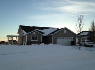 4926 Curran Ct, Grand Forks, ND 58201