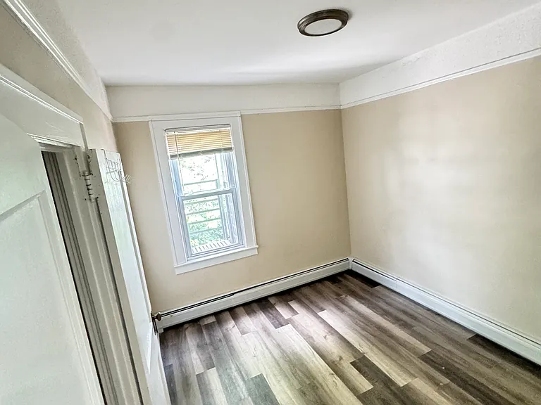 49 Bloomingdale Ave #3 — Photo 4