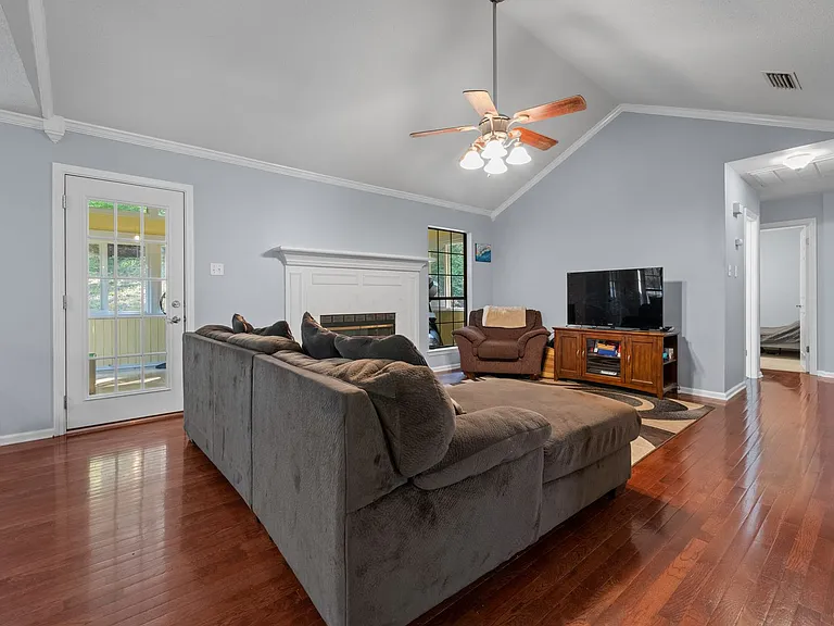 3812 Lakewood Valley Dr — Photo 4
