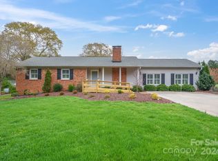 814 Edgewater Dr, Belmont, NC