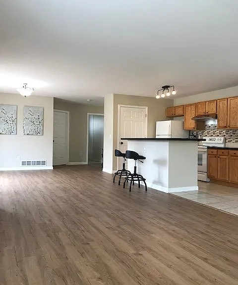 590 Depew Ct — Photo 2