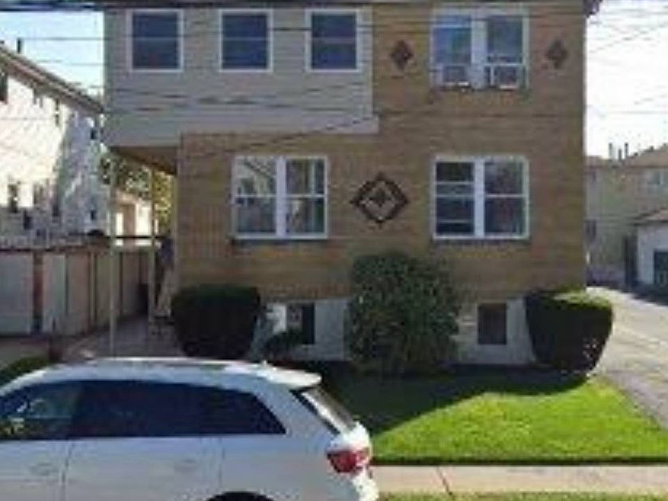 2nd image of 202 Merrill Ave