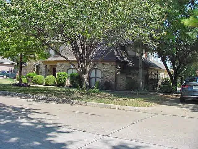 3622 Green Hollow Dr — Photo 6