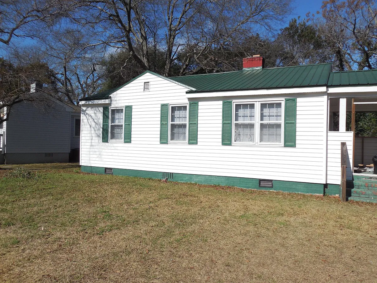 Building Photo - 210 Southview Ave