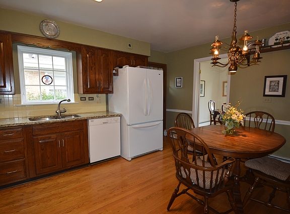 5th image of 8146 Meacham Ct